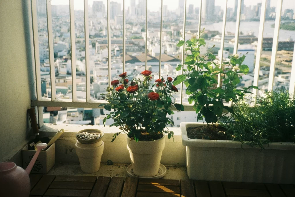 inspirasi desain balkon apartemen