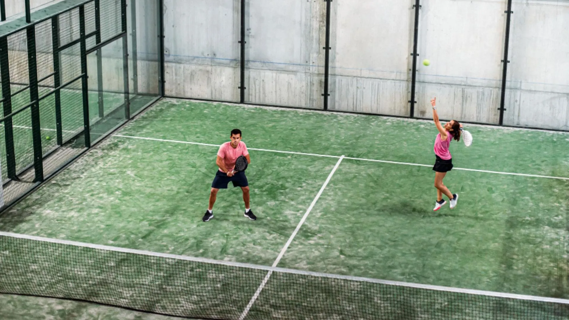 12 Rekomendasi Lapangan Padel di Jakarta Selatan